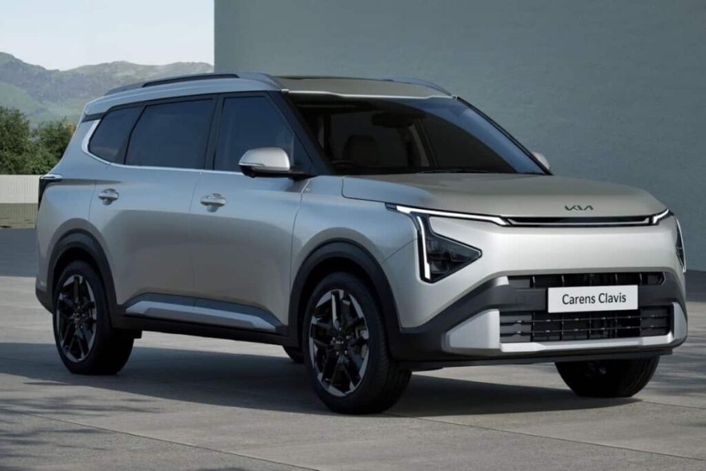 Kia Carens Clavis EV की बुकिंग हुई शुरू, जाने क्या है इस 7 सीटर ईवी कार की कीमत, रेंज और फीचर्स