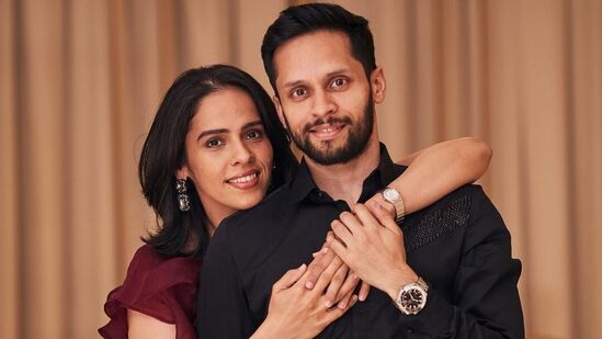 शादी के 7 साल बात साइना नेहवाल ने लिया पति पारुपल्ली कश्यप से तलाक शादी के 7 साल बात साइना नेहवाल ने लिया पति पारुपल्ली कश्यप से तलाक