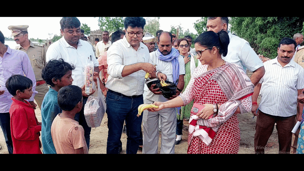जानकीनगर में कटान प्रभावित क्षेत्र का डीएम व एसपी ने किया निरीक्षण, पीड़ितों के लिए राहत कार्यों में तेजी के निर्देश पीड़ितों के लिए राहत कार्यों में तेजी के निर्देश