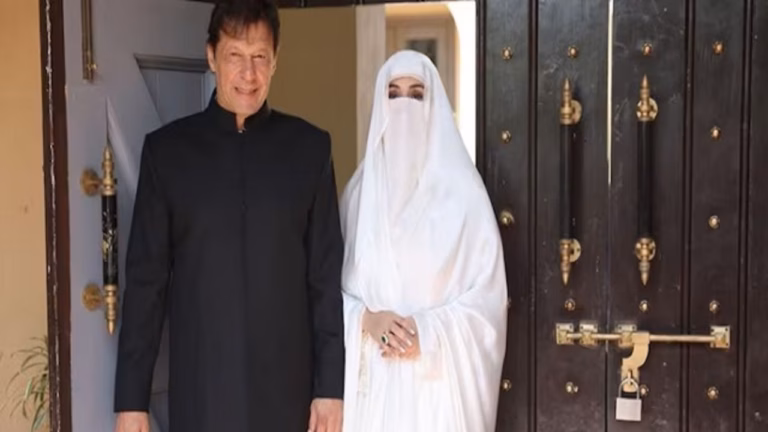 सरकारी तोहफों का मामला पड़ा भारी, इमरान खान को 17 साल की सजा IMRAN KHAN