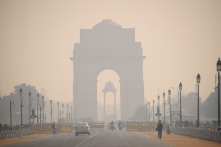 दिल्ली में प्रदूषण पर सख्ती: सीएम रेखा गुप्ता का बड़ा एक्शन प्लान delhi pollution