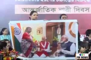 ‘राष्ट्रपति खड़ी हैं और आप बैठे हैं…’ पुरानी तस्वीर दिखाकर ममता बनर्जी का PM मोदी पर तीखा पलटवार