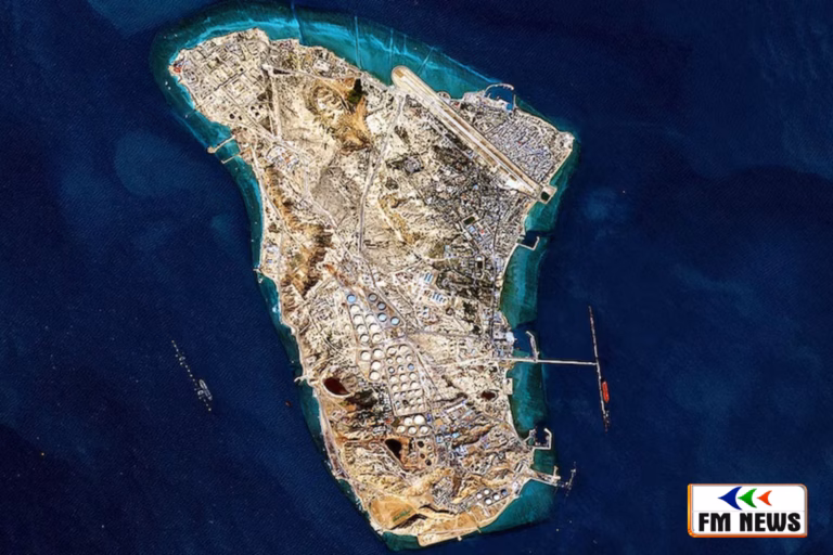 वर्ल्ड वॉर-3 की चिंगारी बन सकता है Kharg Island! क्यों United States और Israel ने अब तक नहीं किया हमला? वर्ल्ड वॉर-3 की चिंगारी बन सकता है Kharg Island! क्यों United States और Israel ने अब तक नहीं किया हमला?
