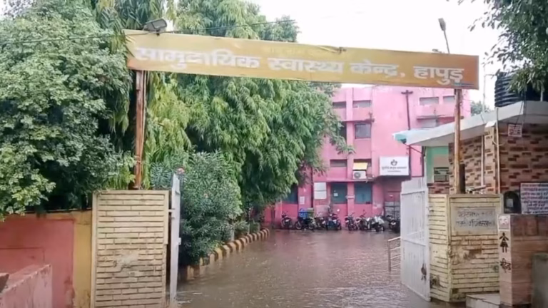 बारिश के मौसम में ये 5 बीमारियां सबसे ज़्यादा फैलती हैं, ऐसे करें बचाव बारिश में भीगती सड़क या अस्पताल/डॉक्टर से जुड़ी real photo