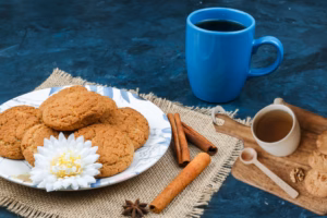 Coconut Cookies Recipe: घर पर नारियल से बनाएं बाजार जैसी कुरकुरी कुकीज